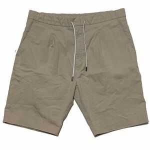 32 / Hugo Boss Shorts